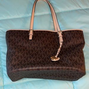 Michae Kors Purse